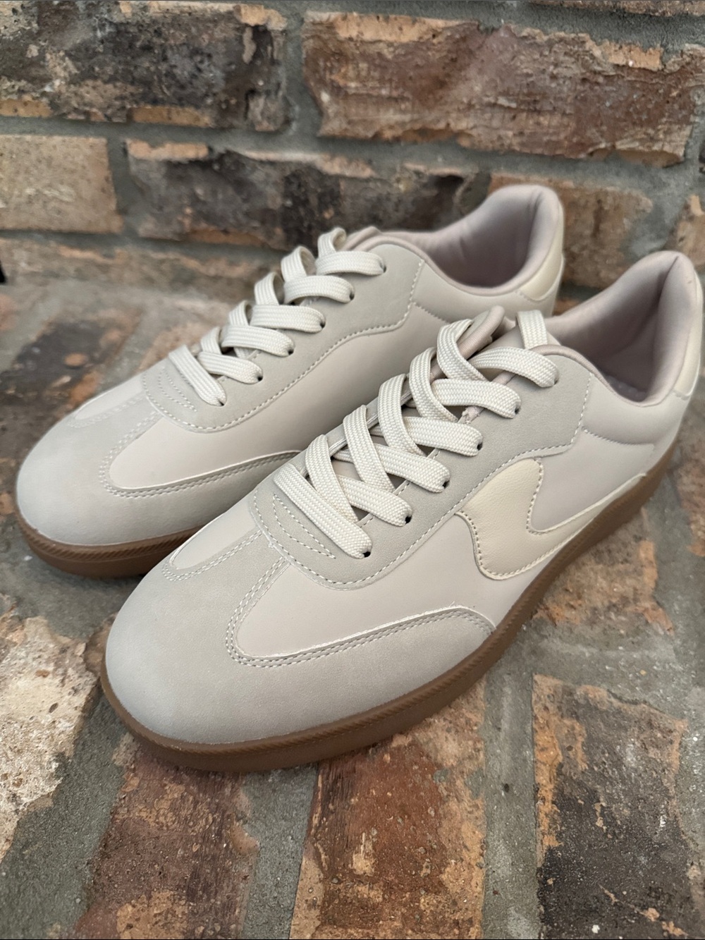 Top Moda Women's  Casual Sneaker in Light Beige Size 10